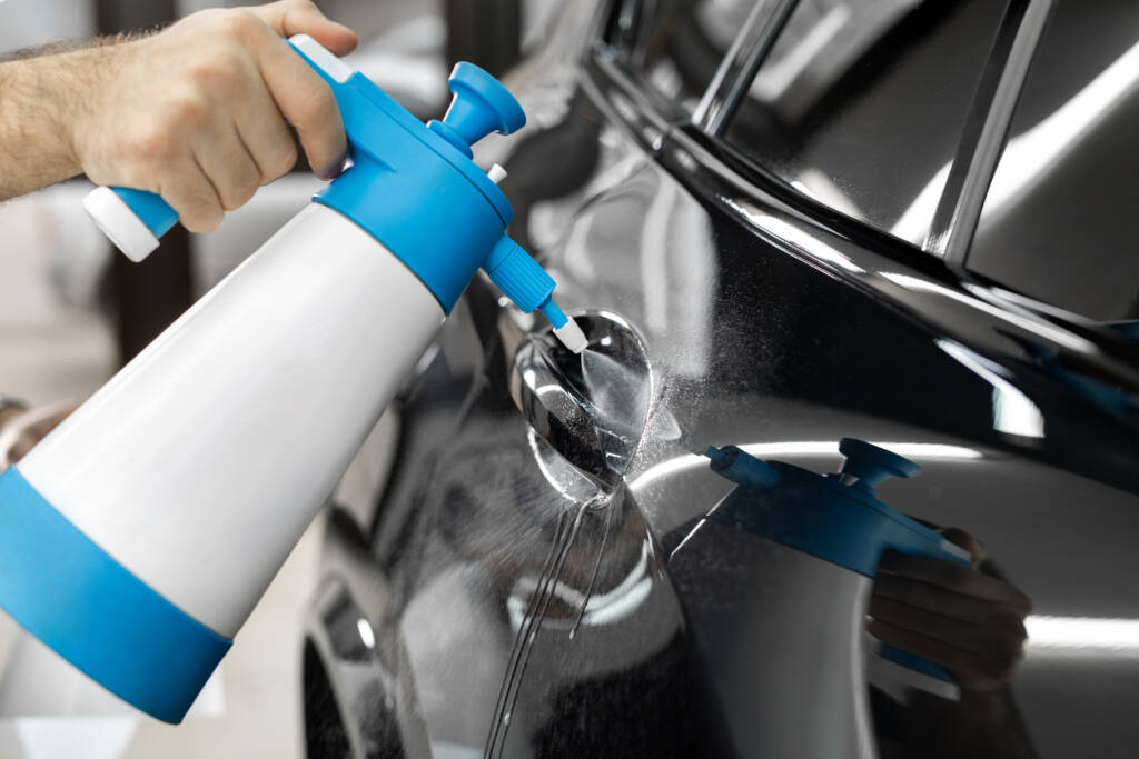 Dekontaminácia laku na aute